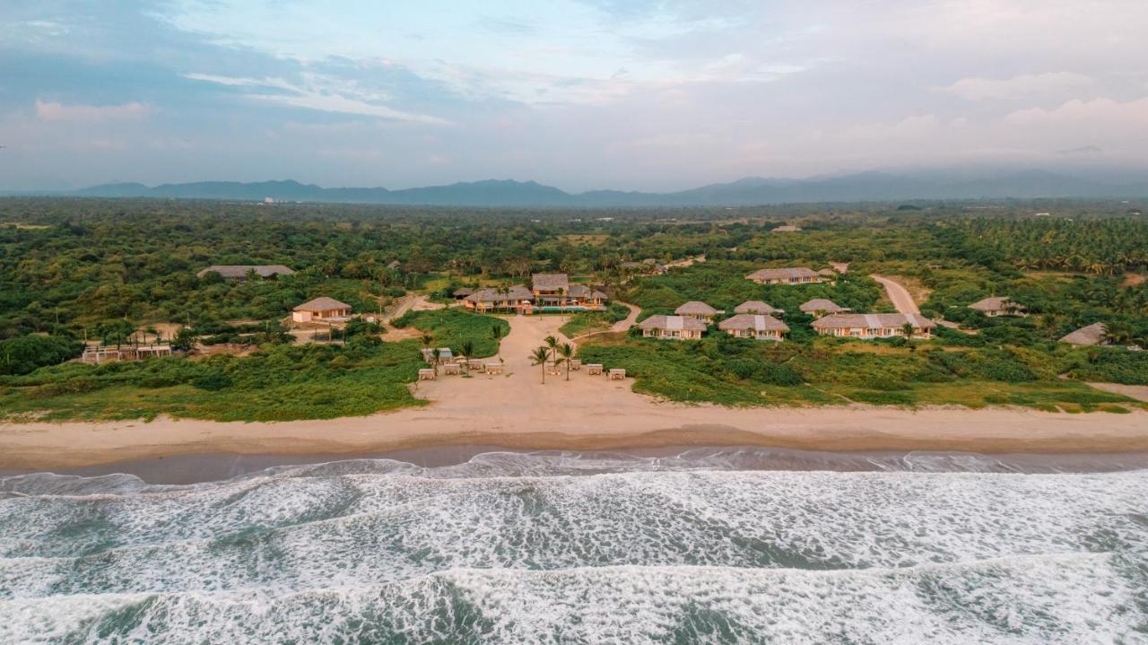 Tanusas Retreat & Spa Puerto Cayo Exteriör bild