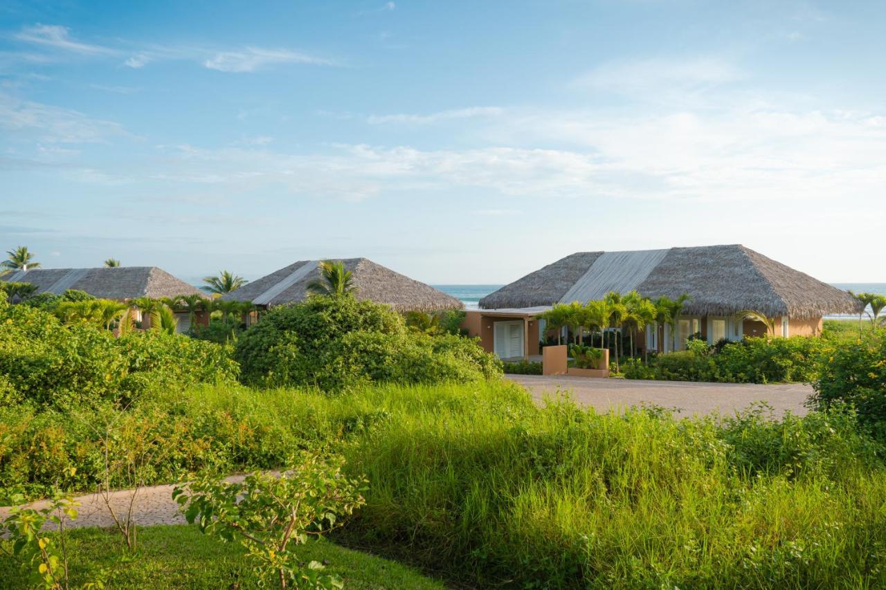 Tanusas Retreat & Spa Puerto Cayo Exteriör bild